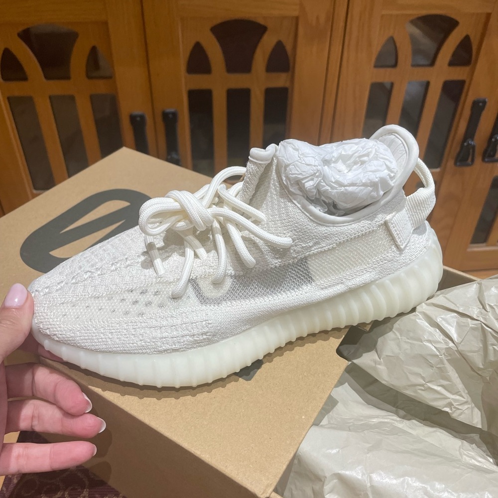 Yeezy size 5.5 color bone